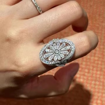 The Era of Wedding Jewelry 13