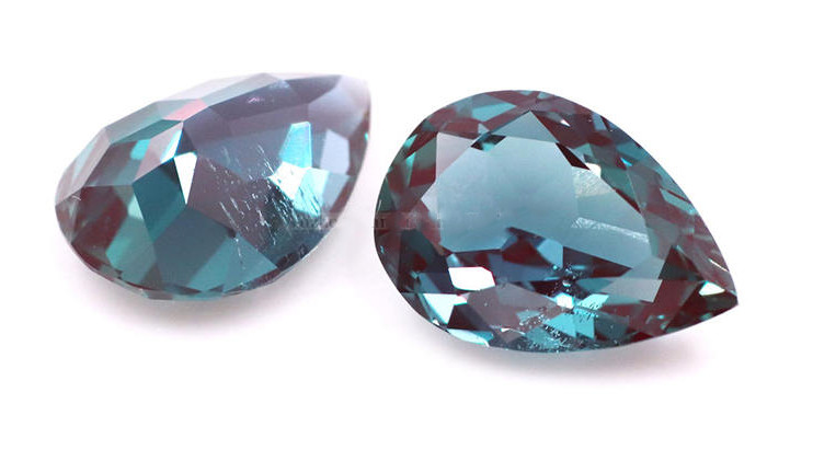 Pierre d'alexandrite : la gemme magique qui change de couleur selon la lumière 2