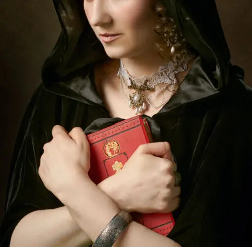 La psychologie des bijoux : pourquoi nous les portons 4