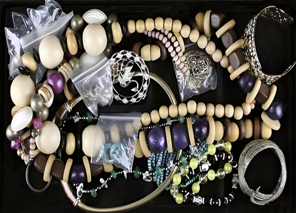 Fashion Jewelry vs Fine Jewelry vs Costume Jewelry vs High Jewelry 3