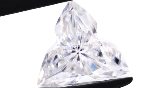 คู่มือฉบับสมบูรณ์เกี่ยวกับการเจียระไนโมอิสซาไนต์: เผยความงดงามของทุกรูปทรง 18