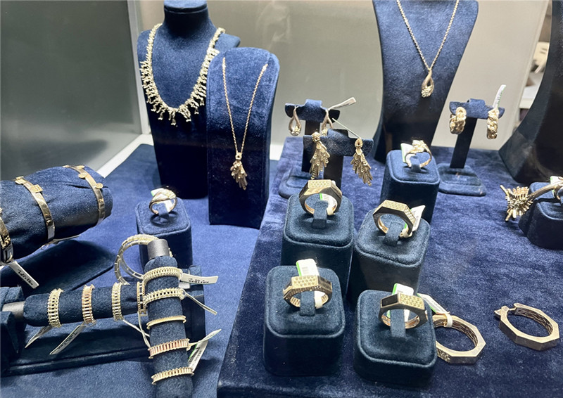 เปลี่ยนความทรงจำให้เป็นทองคำ: ศิลปะแห่งการรีไซเคิลทองคำเพื่อทำเครื่องประดับ 1