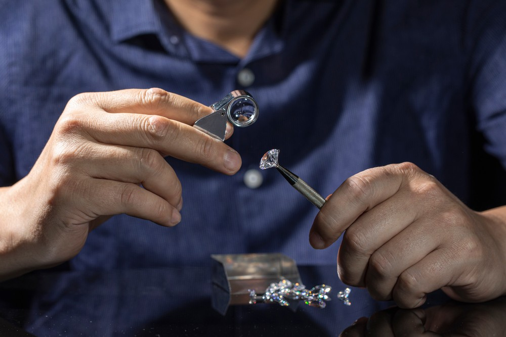 モアッサナイト vs. キュービックジルコニア 3