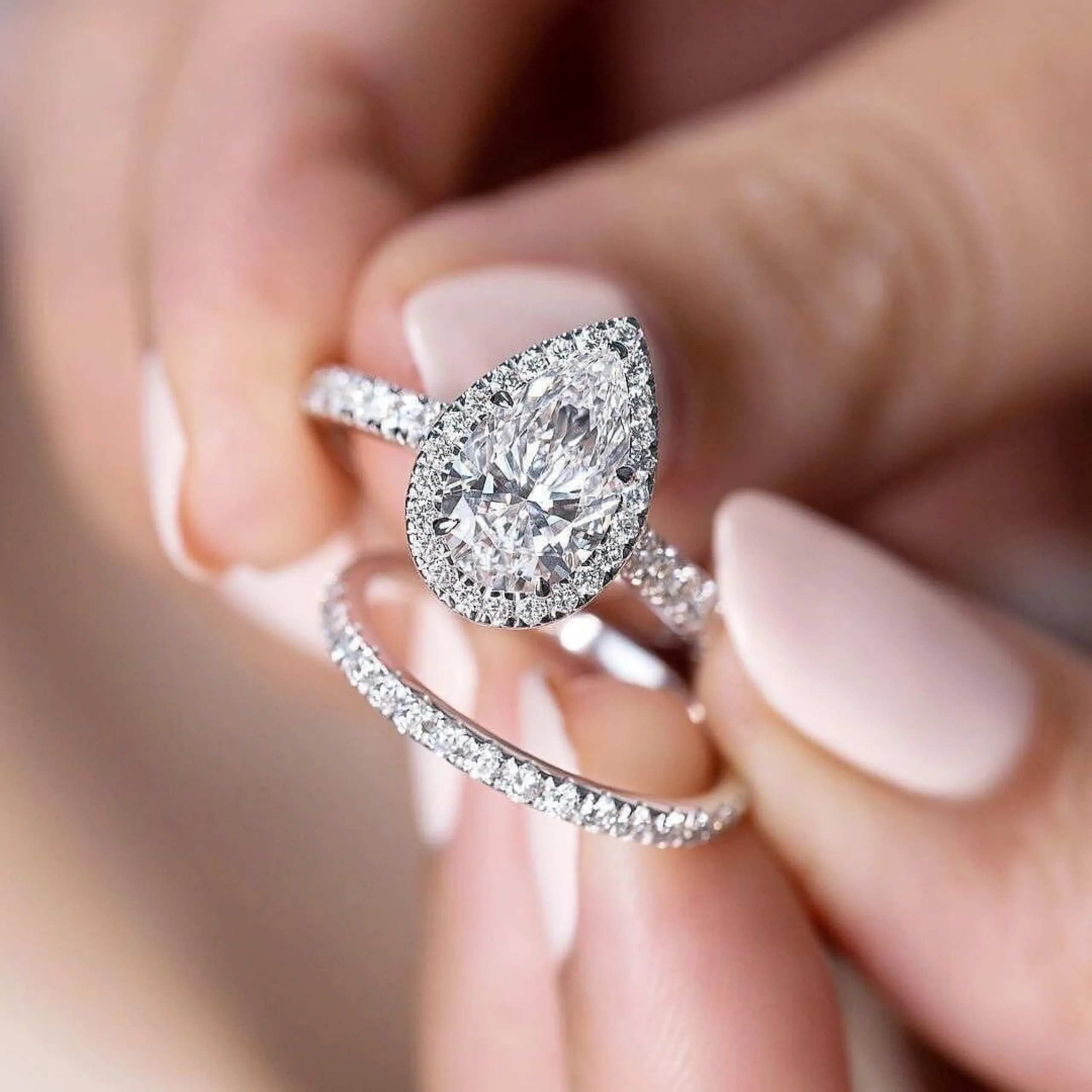 10 Best Engagement Ring Designs for the Modern Bride 15