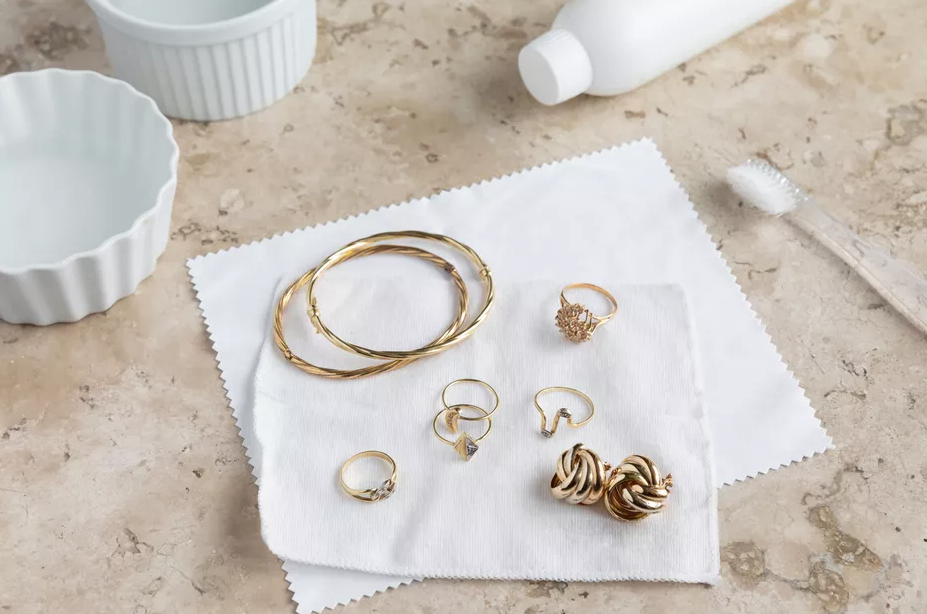 what is Hypoallergenic Jewelry? 2