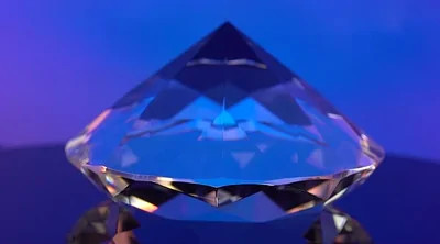 What is fluorescent diamonds 4