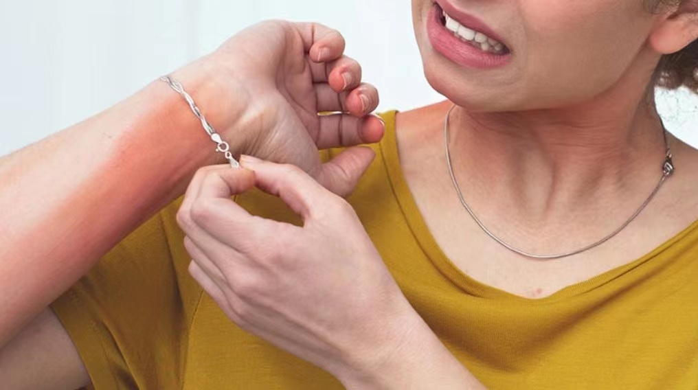 what is Hypoallergenic Jewelry? 3