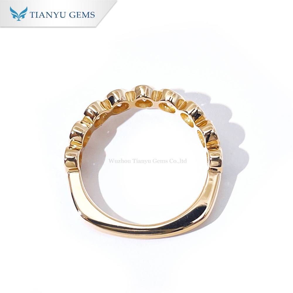 14K 옐로우 골드 타원형 랩 다이아몬드 베젤 밴드 | 0.9캐럿 DEF 무색 하프 이터니티 링 9