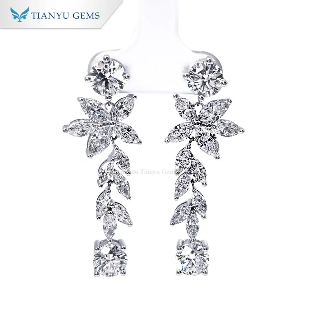 フローラルバインデザインのラボグロウンダイヤモンドドロップピアス（14Kホワイトゴールド製）｜DEFカラー、マーキーズカット＆ラウンドブリリアントカットのダングルダイヤモンド 1