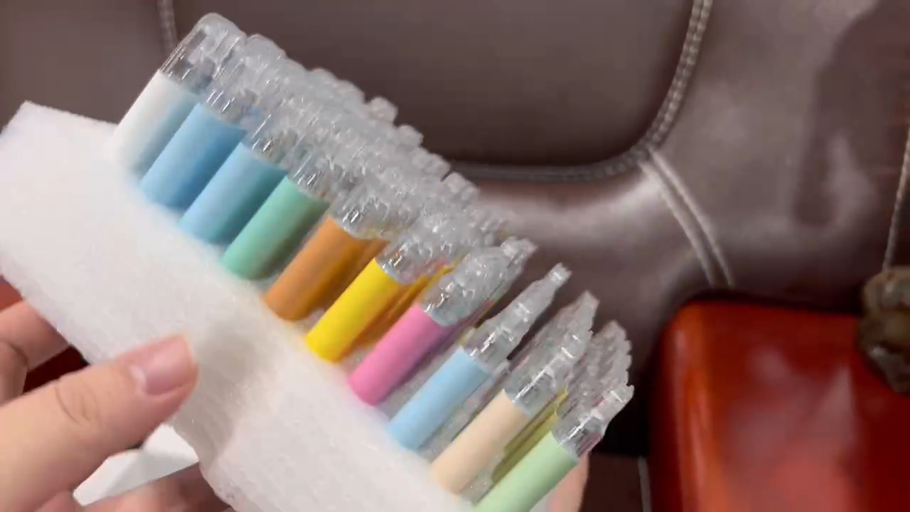 1 gram/2 gram led vape pen for CBD THC oil shiny light pen, meet thick oil.not blocking.not leaking.best taste. disposab 1