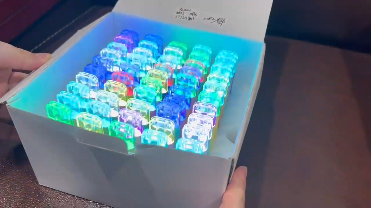 1 gram/2 gram led vape pen for CBD THC oil shiny light pen, meet thick oil.not blocking.not leaking.best taste. disposab 2