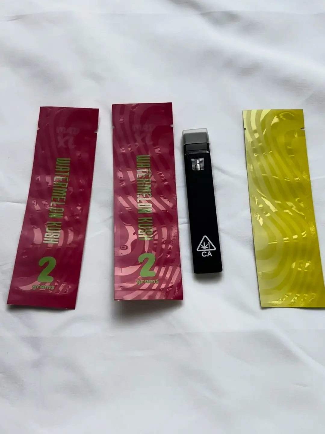 Bolsas de Mylar impresas a medida para vaporizadores desechables de 2 g. Embalaje a prueba de olores con advertencia de California. Venta al por mayor directa de fábrica. 1