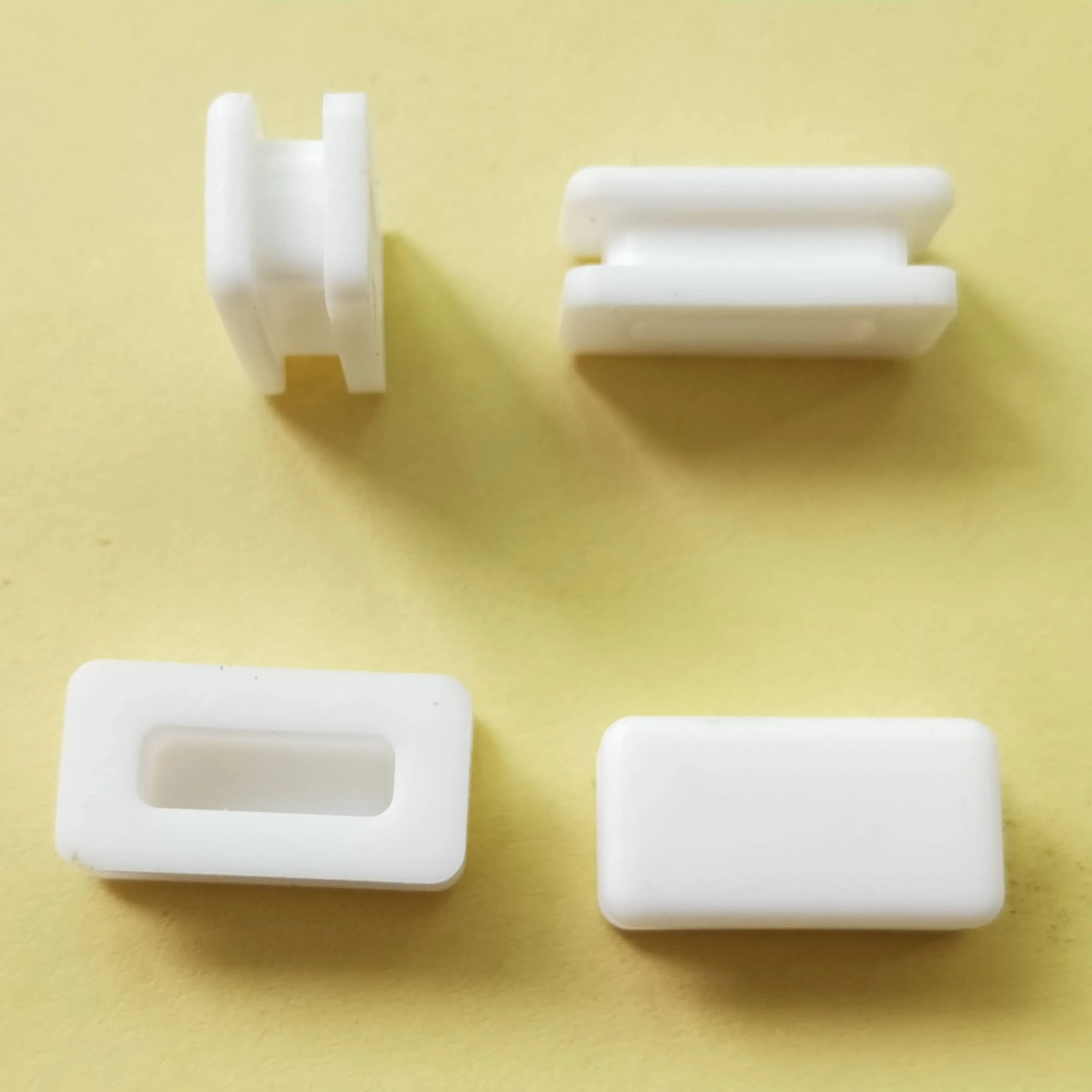White Micro USB Silicone Plug with Grooves for Thermal imagers and accessories 1
