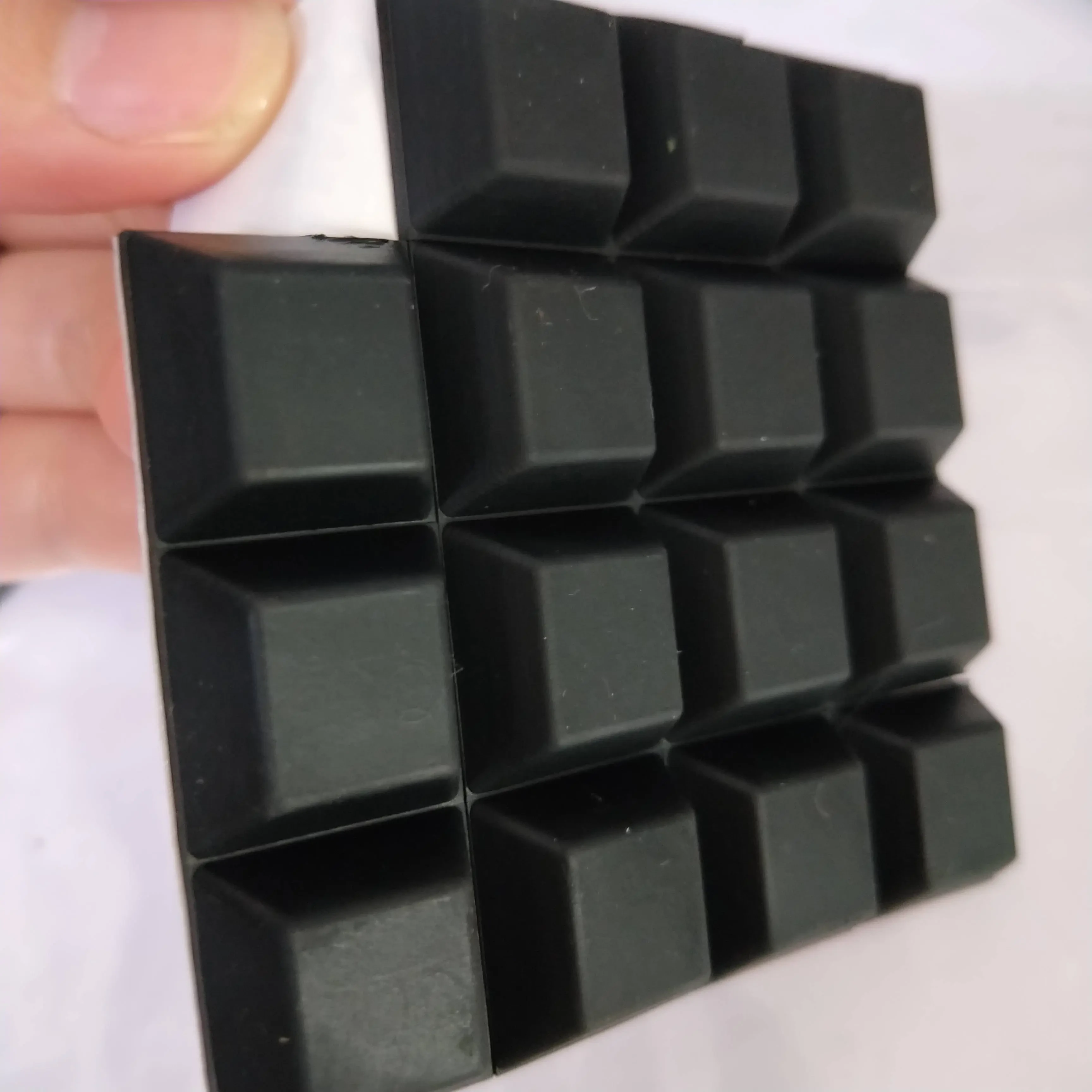 3M Sticky Rubber Bumper Feet For Laptop And Table 1
