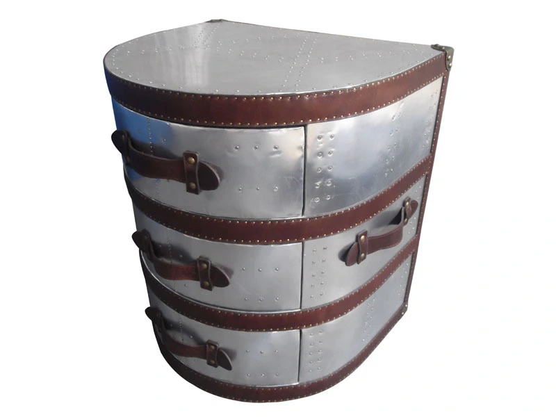 Round Edge Aviator Small Trunk 1