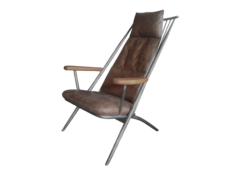 Tubular Steel Base Distressed Leather Lounge Chair 1