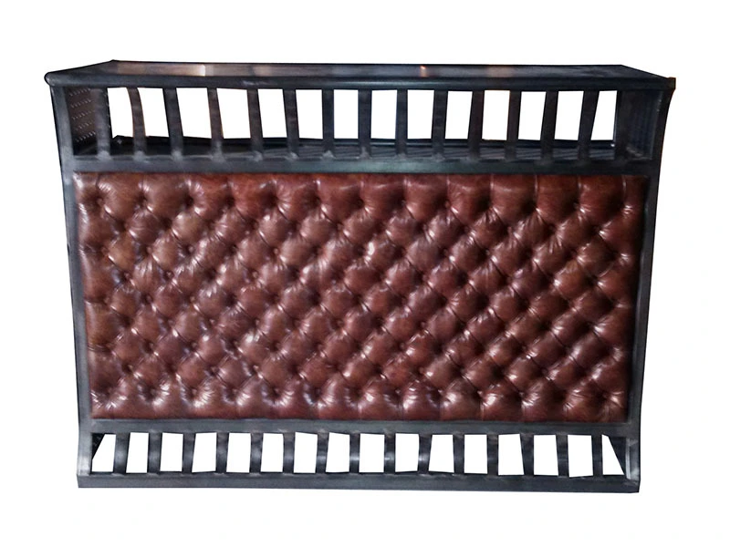 Mesa de recepción rectangular antigua e industrial para bar en club nocturno 1