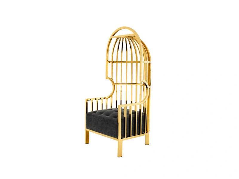 Silla de portero moderna con diseño de jaula de pájaros y botones profundos de terciopelo morado con marco cromado para vestíbulo de ocio y lujo. 1