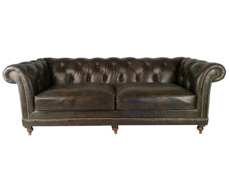 Classic Chesterfield Sofa 3S with Wheels 1