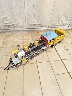 Industrial Style Pickup Truck Decorations 1