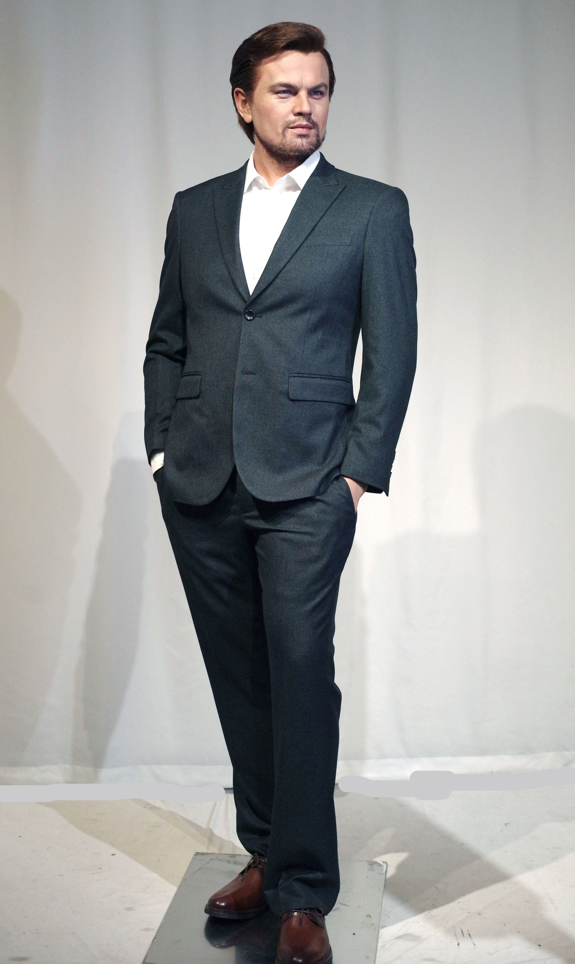 Life-size Leonardo DiCaprio Wax Figure by the best Wax Statue manufacturer | DXDF, Grand Orient Wax Figure 4