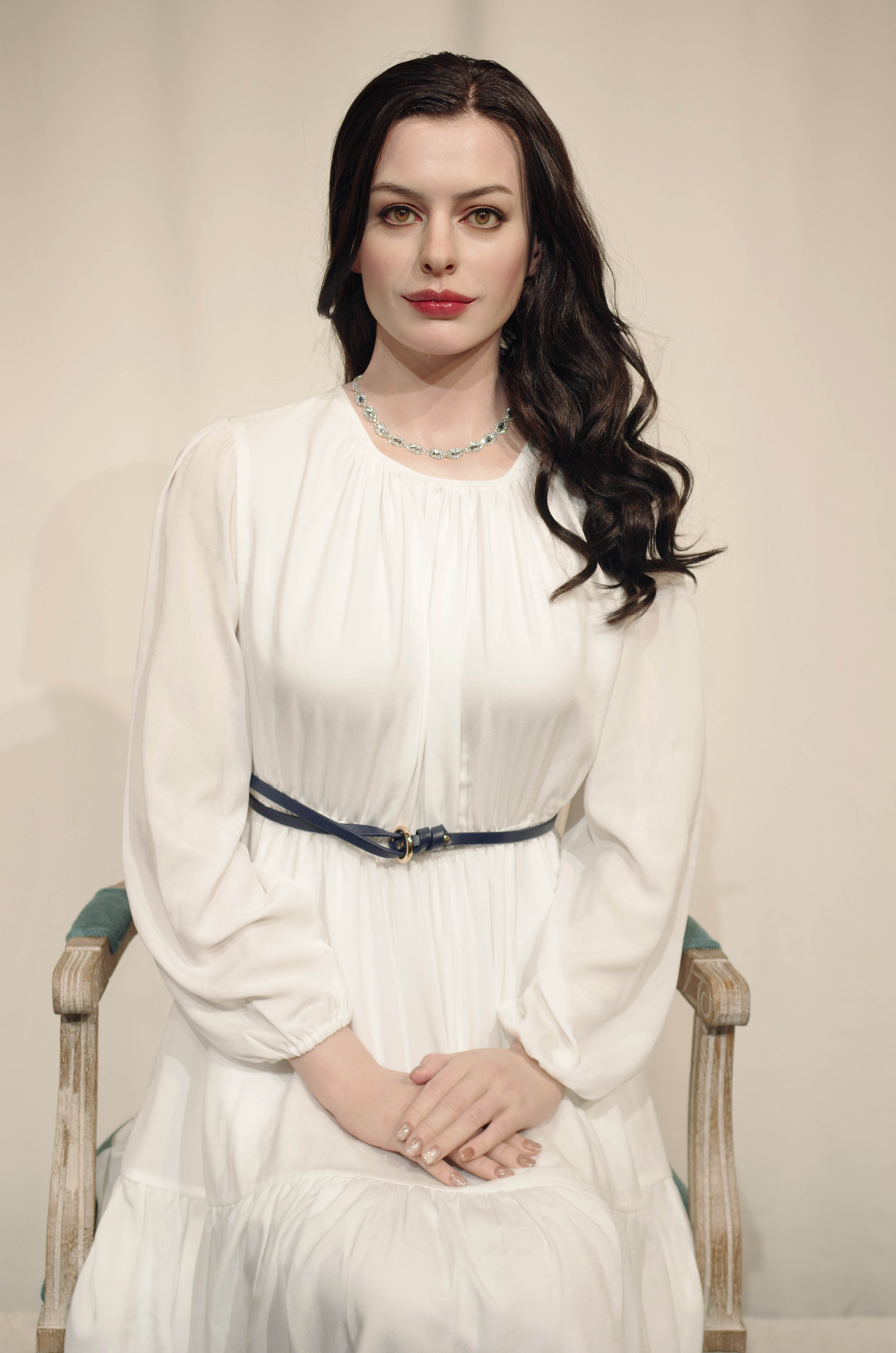 Custom Made Human Size Graphic Hollywood Star Anne Hathaway Silicone Portrait Sculpture | DXDF, Grand Orient Wax Figure 2