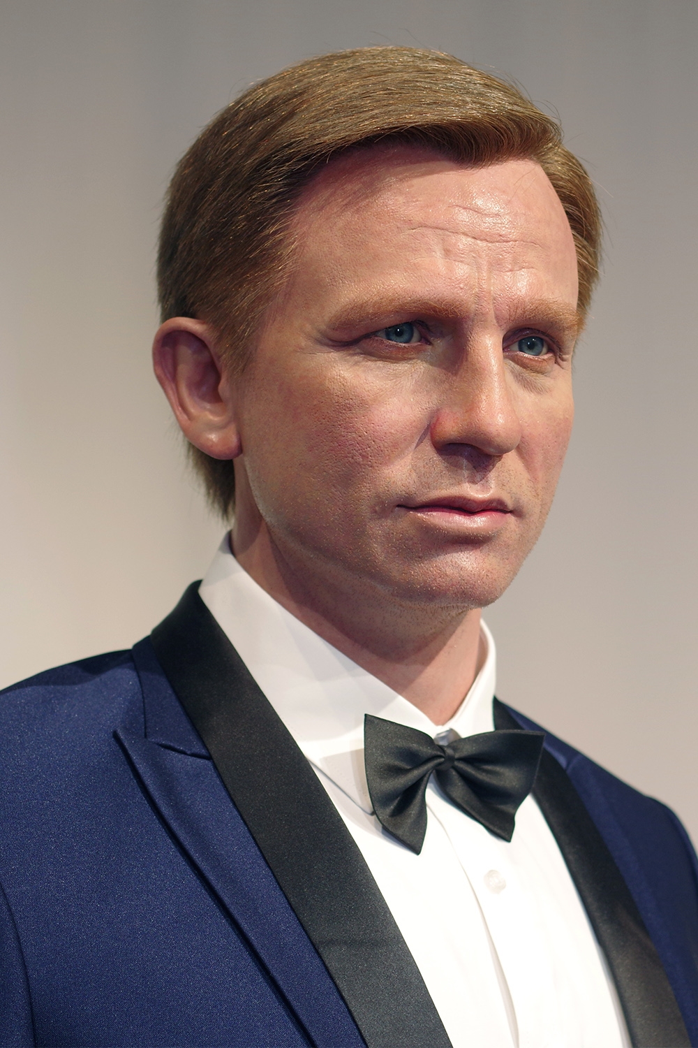 Wholesale Custom Made Real Size Lifelike Sculpture Resin Figurine of James Bond 007 | DXDF, Grand Orient Wax Figure 5