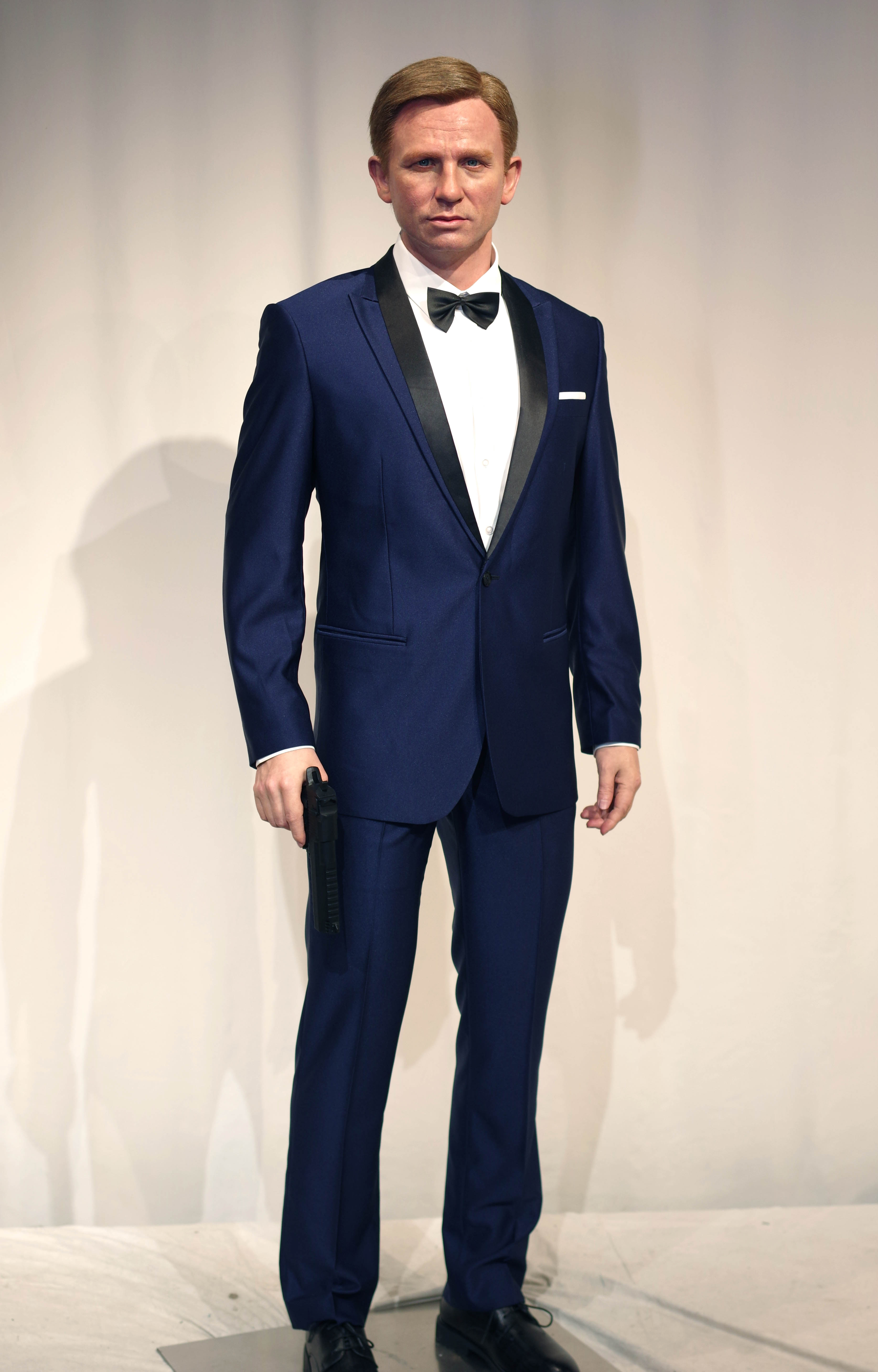 Wholesale Custom Made Real Size Lifelike Sculpture Resin Figurine of James Bond 007 | DXDF, Grand Orient Wax Figure 2