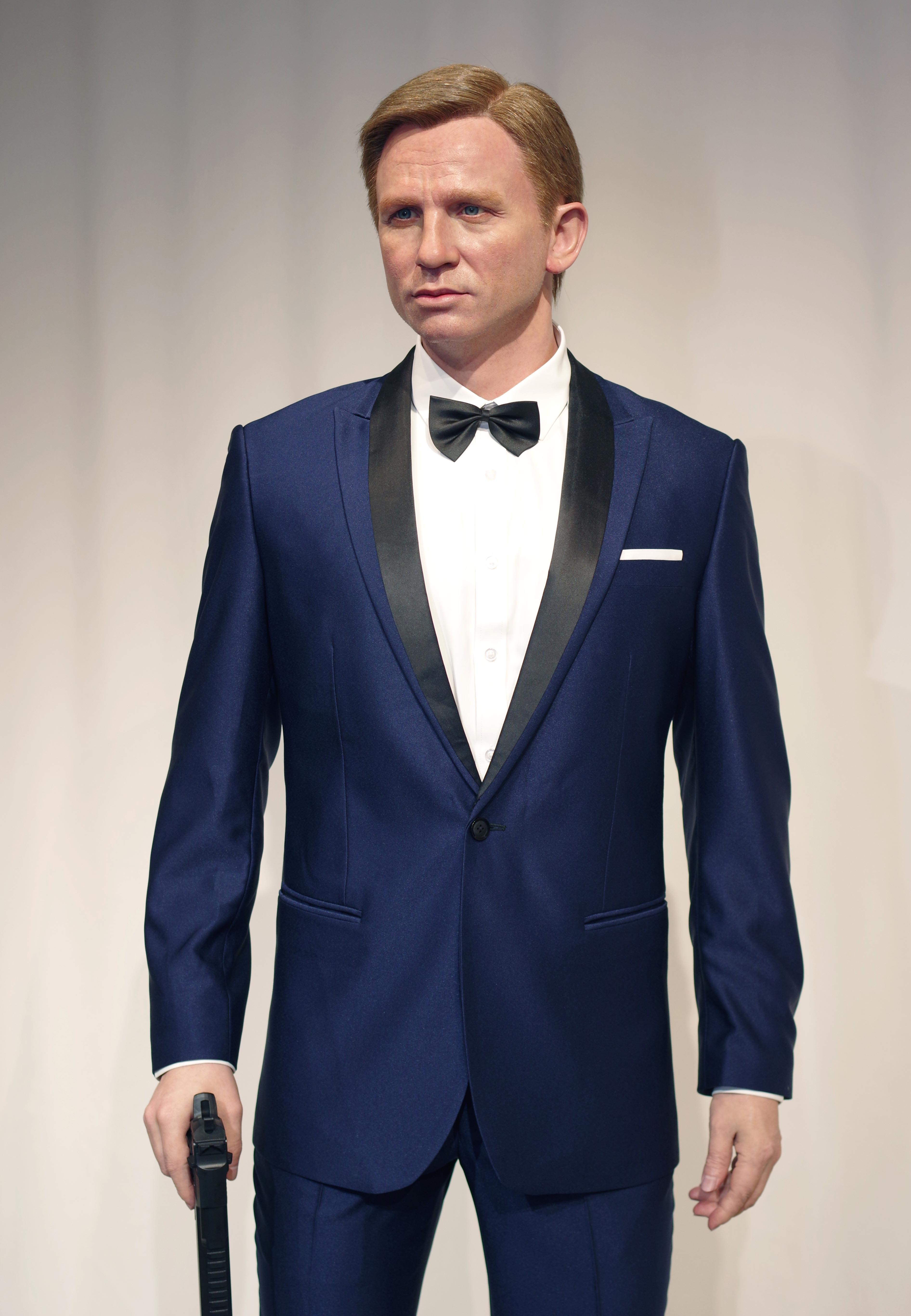 Wholesale Custom Made Real Size Lifelike Sculpture Resin Figurine of James Bond 007 | DXDF, Grand Orient Wax Figure 4