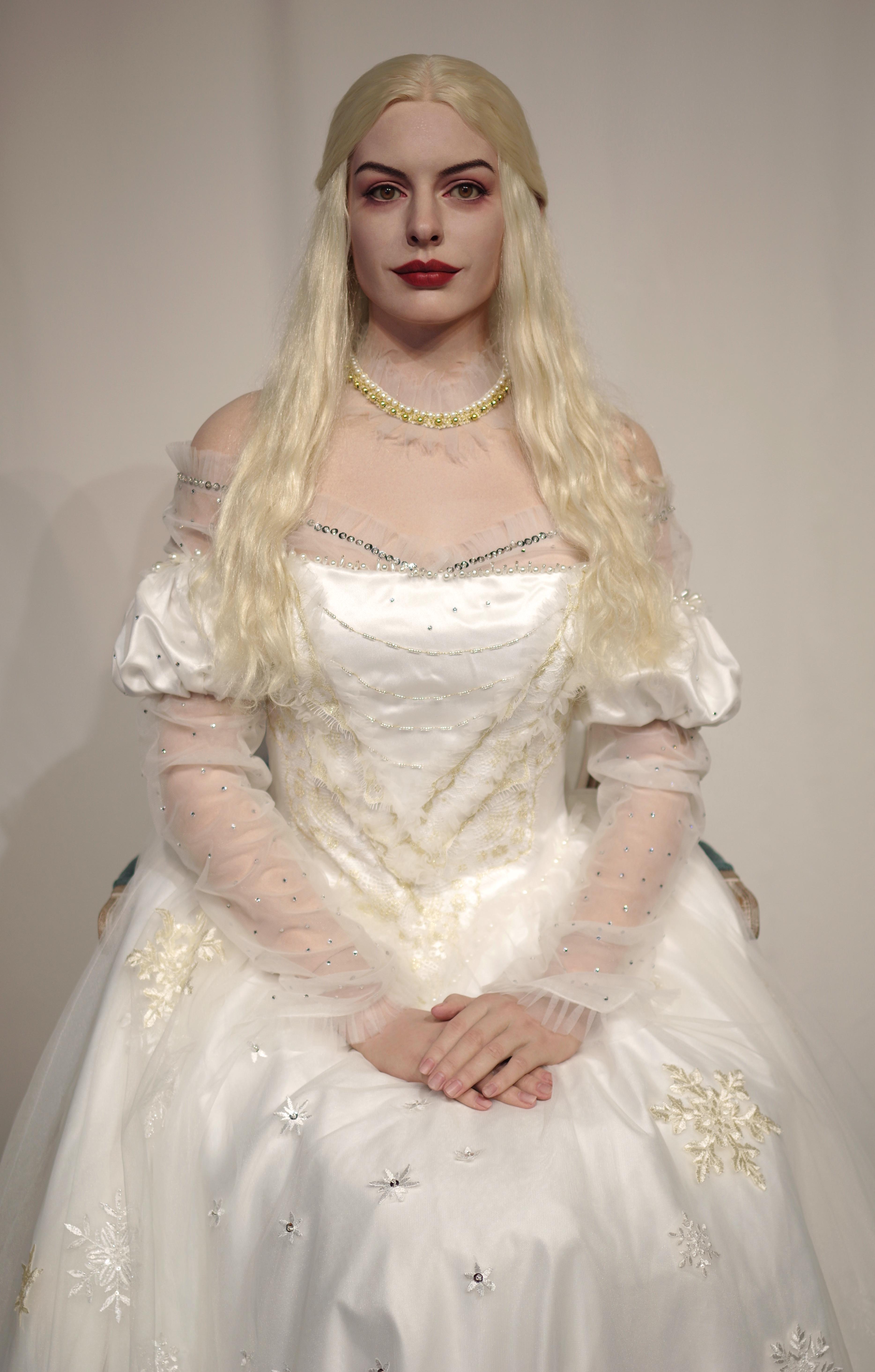 Customized Life Size Silicone Wax Sculpture the White Queen of Anne Hathaway | DXDF, Grand Orient Wax Figure 2