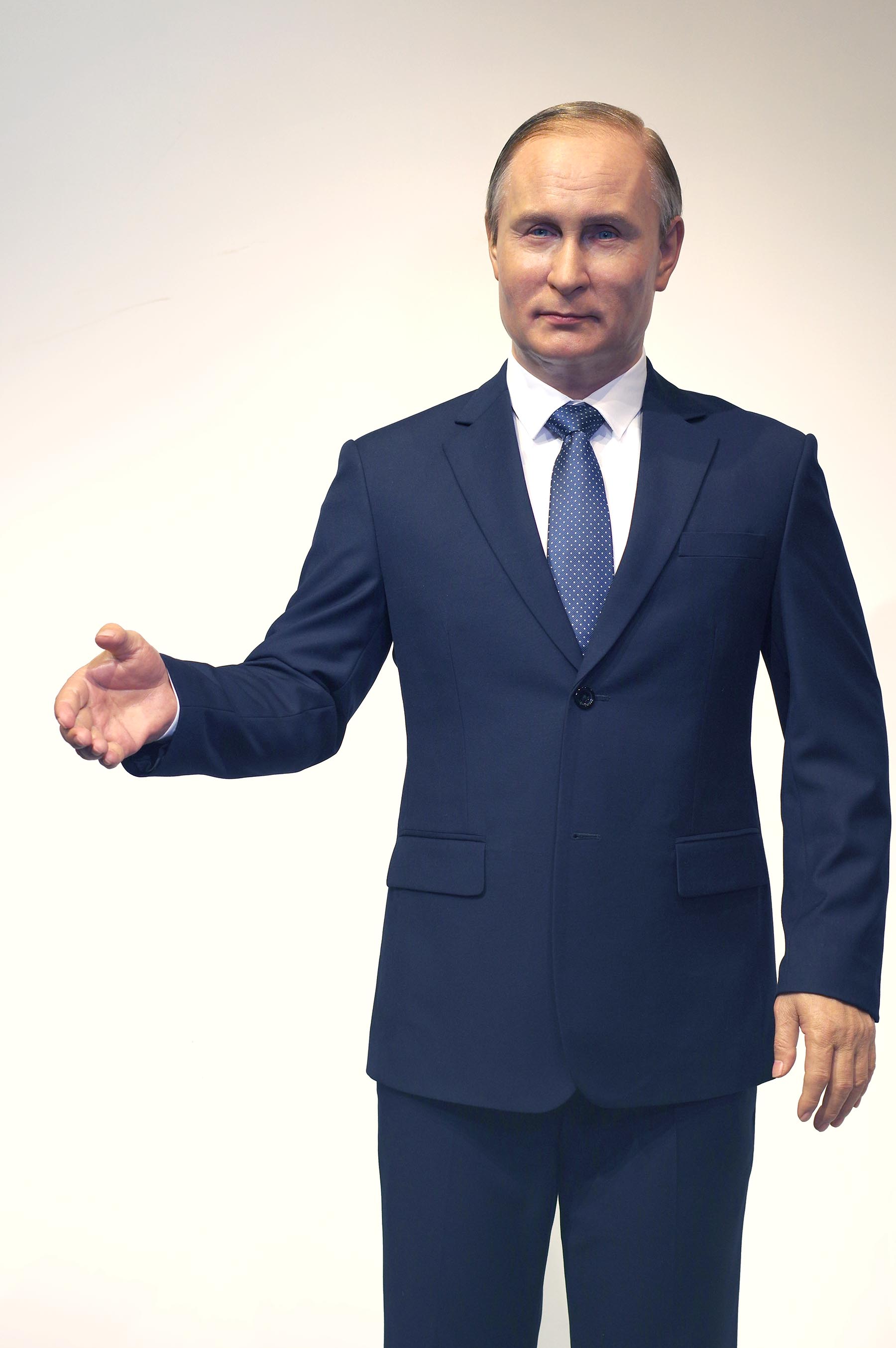 Living Vladimir Putin Lookalike Wax Statue for Attractions | DXDF, Grand Orient Wax Figure 3