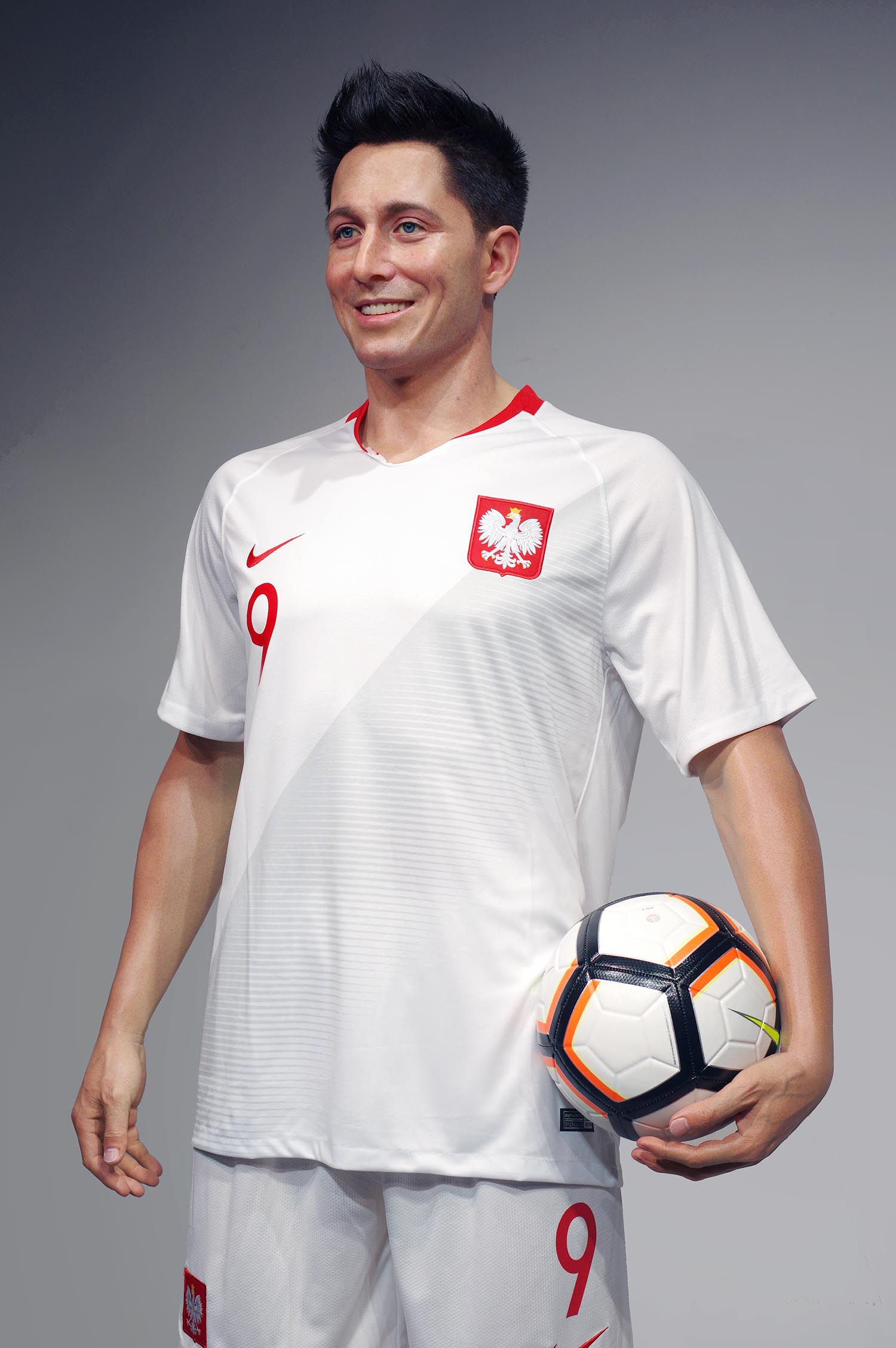 Football Player Silicone Full-scale Sport Figure for Robert Lewandowski | DXDF, Grand Orient Wax Figure 3