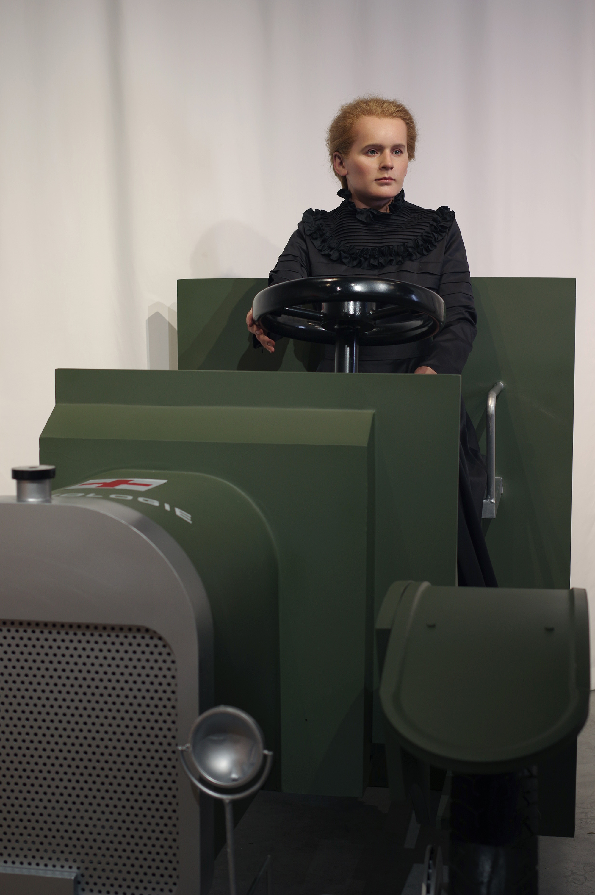 Quality Simulation High Lifelike Custom Made Science Museum Wax Mannequin of Marie Curie | DXDF, Grand Orient Wax Figure 3