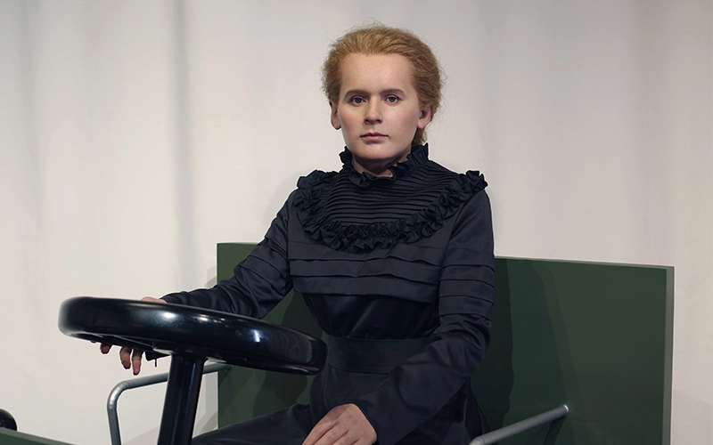 Quality Simulation High Lifelike Custom Made Science Museum Wax Mannequin of Marie Curie | DXDF, Grand Orient Wax Figure 1