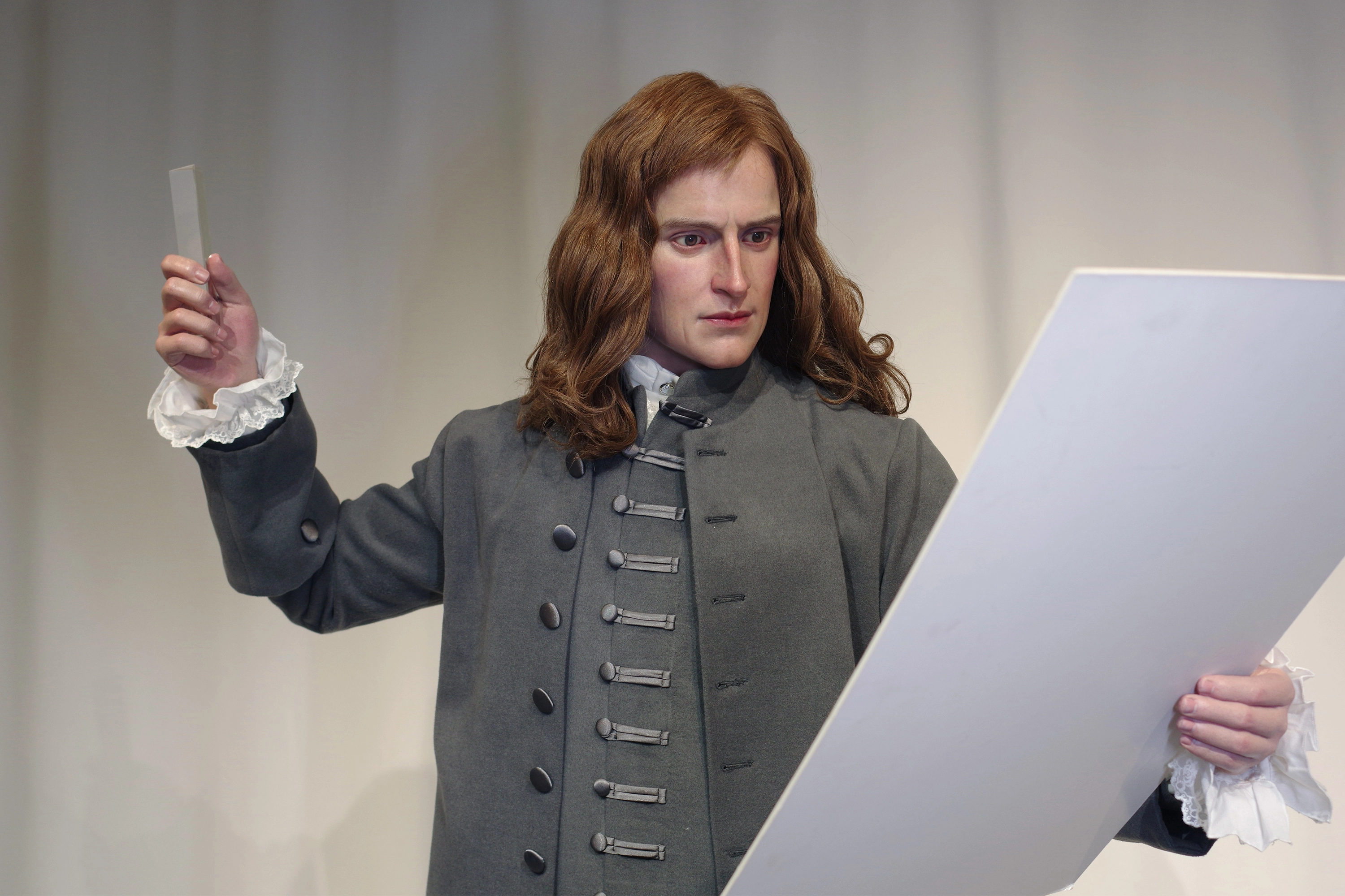 Resin Crafts Wax Museum Commission Life Size Realistic Scientist Newton Wax Sculpture | DXDF, Grand Orient Wax Figure 1