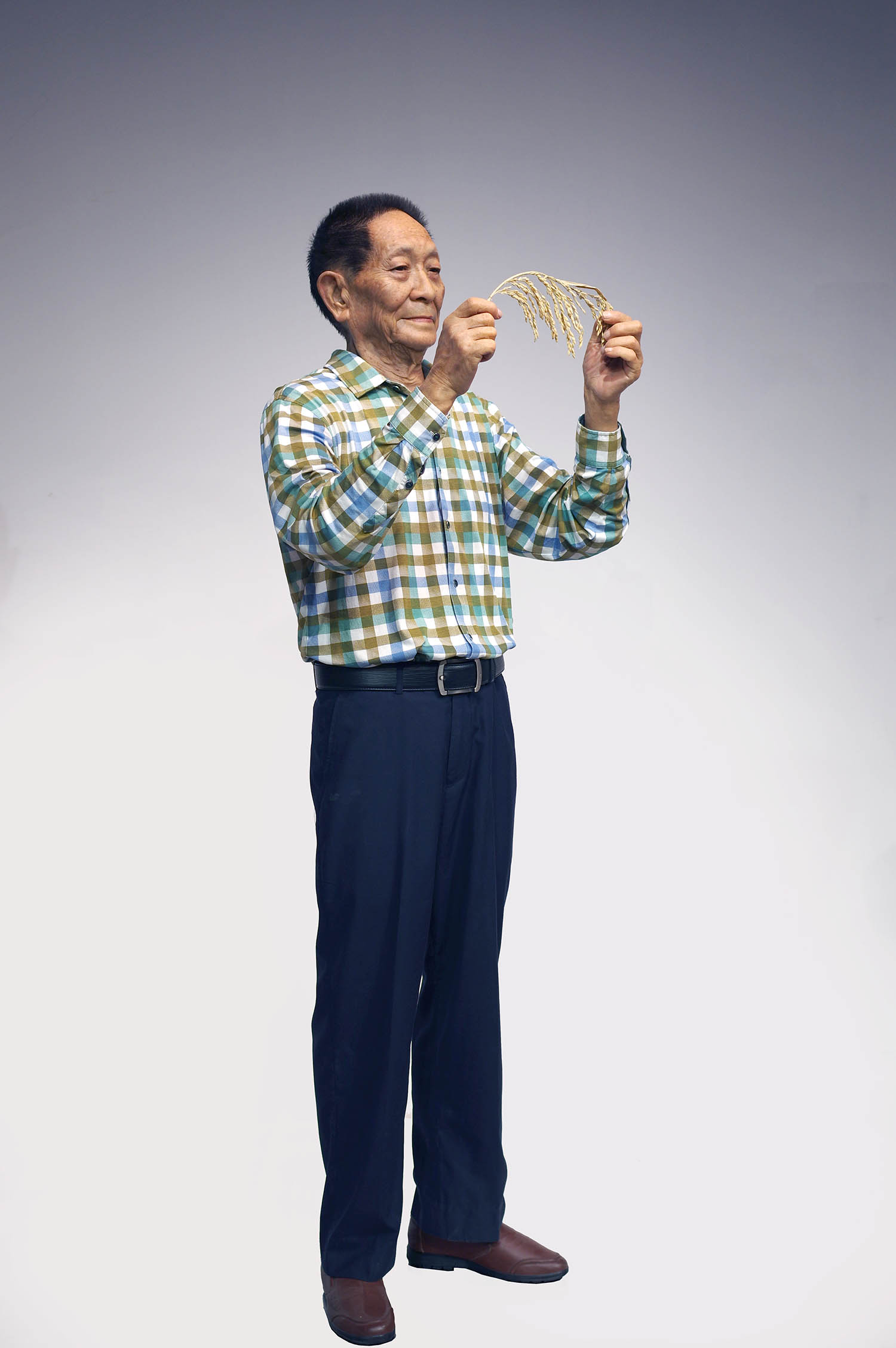 Most Realistic Chinese Celebrity Wax Figure for Scientist in the World | DXDF, Grand Orient Wax Figure 3