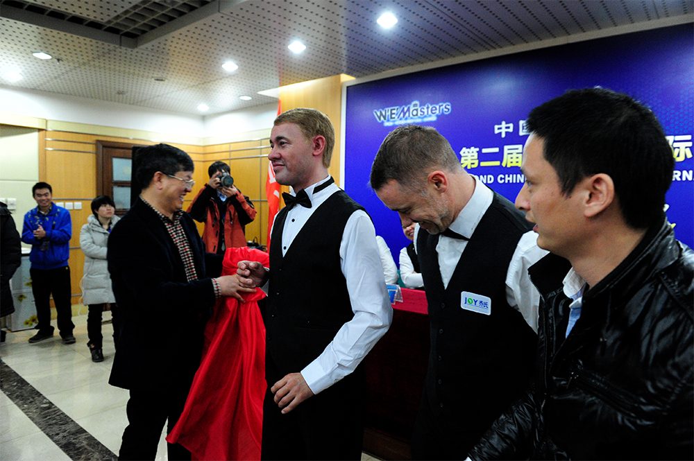 Stephen Hendry unveiled his own life size wax figure | DXDF, Grand Orient Wax Figure 2
