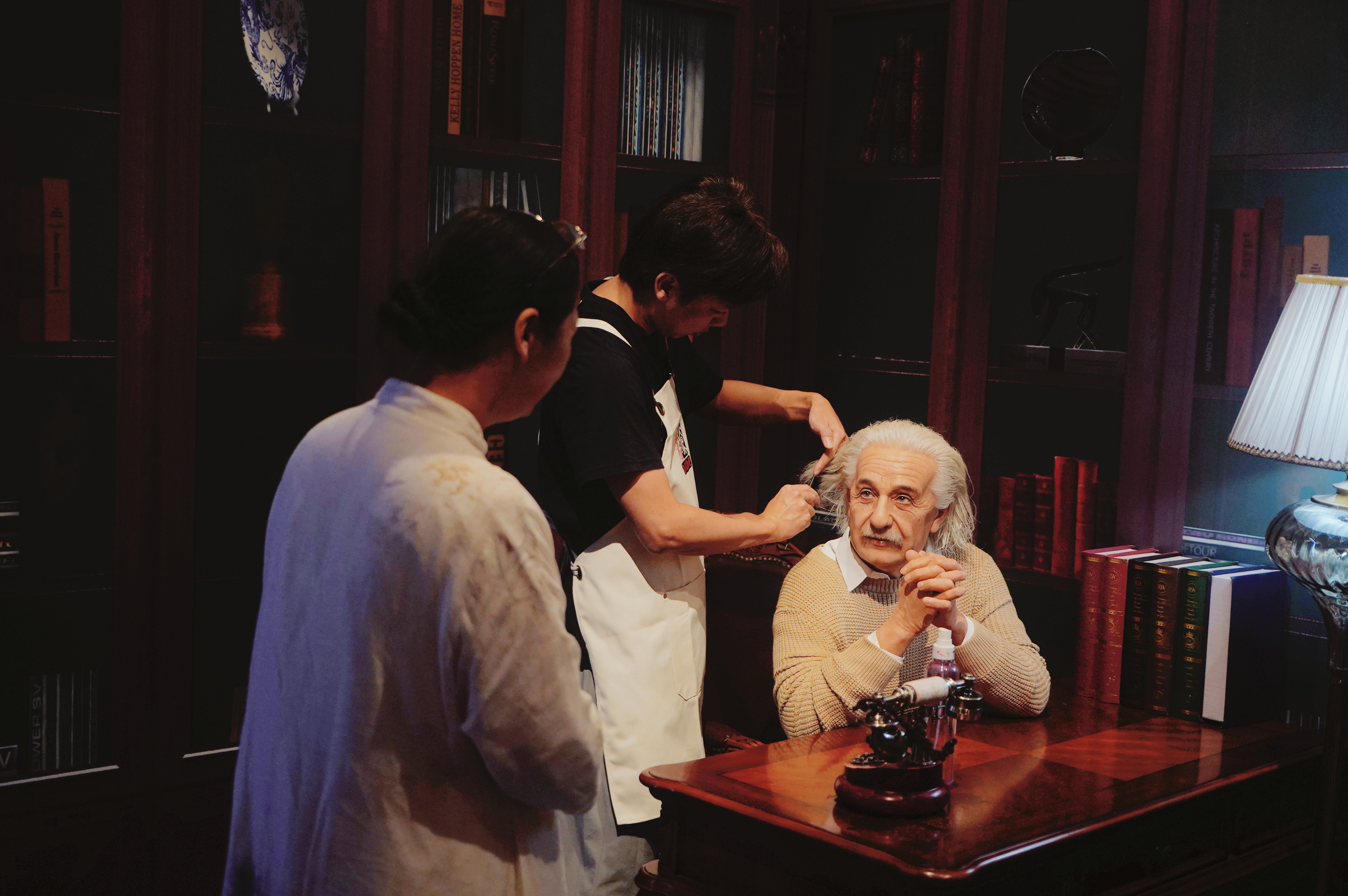 Work with a one-stop wax figure manufacturer: from design consultation to installation 3
