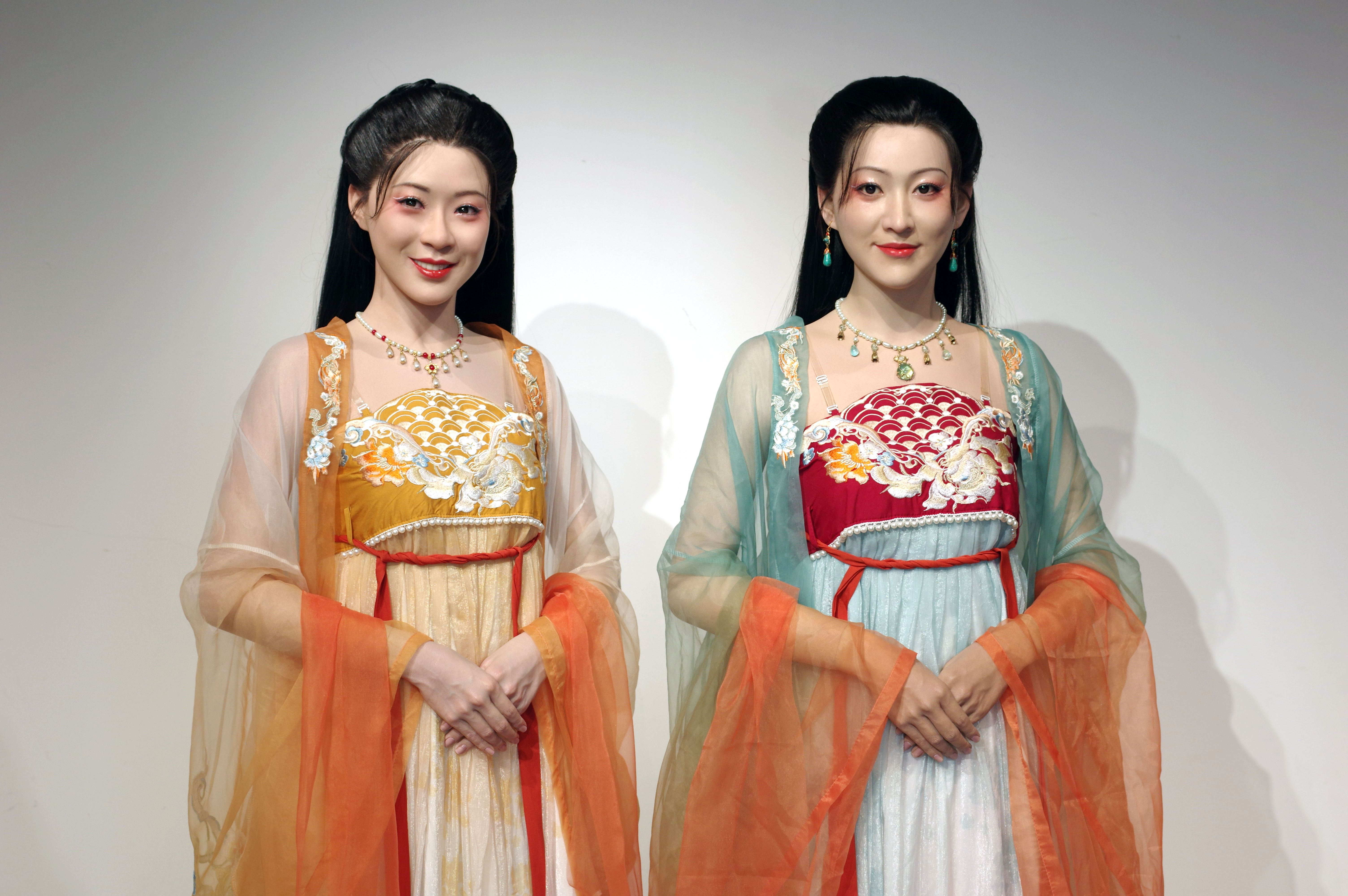 Wax Figure Suppliers for Special Events: Adding Life to Your Exhibitions and Parties 1