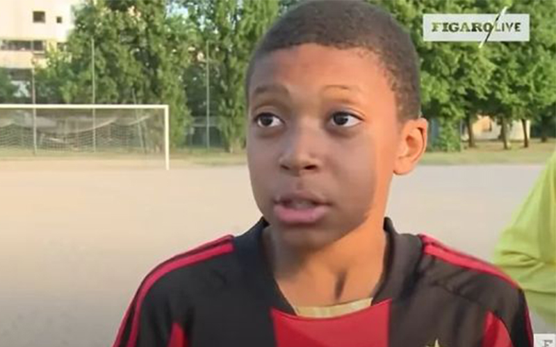 Character Story | The rising star of football - Mbappe | DXDF, Grand Orient Wax Figure 1