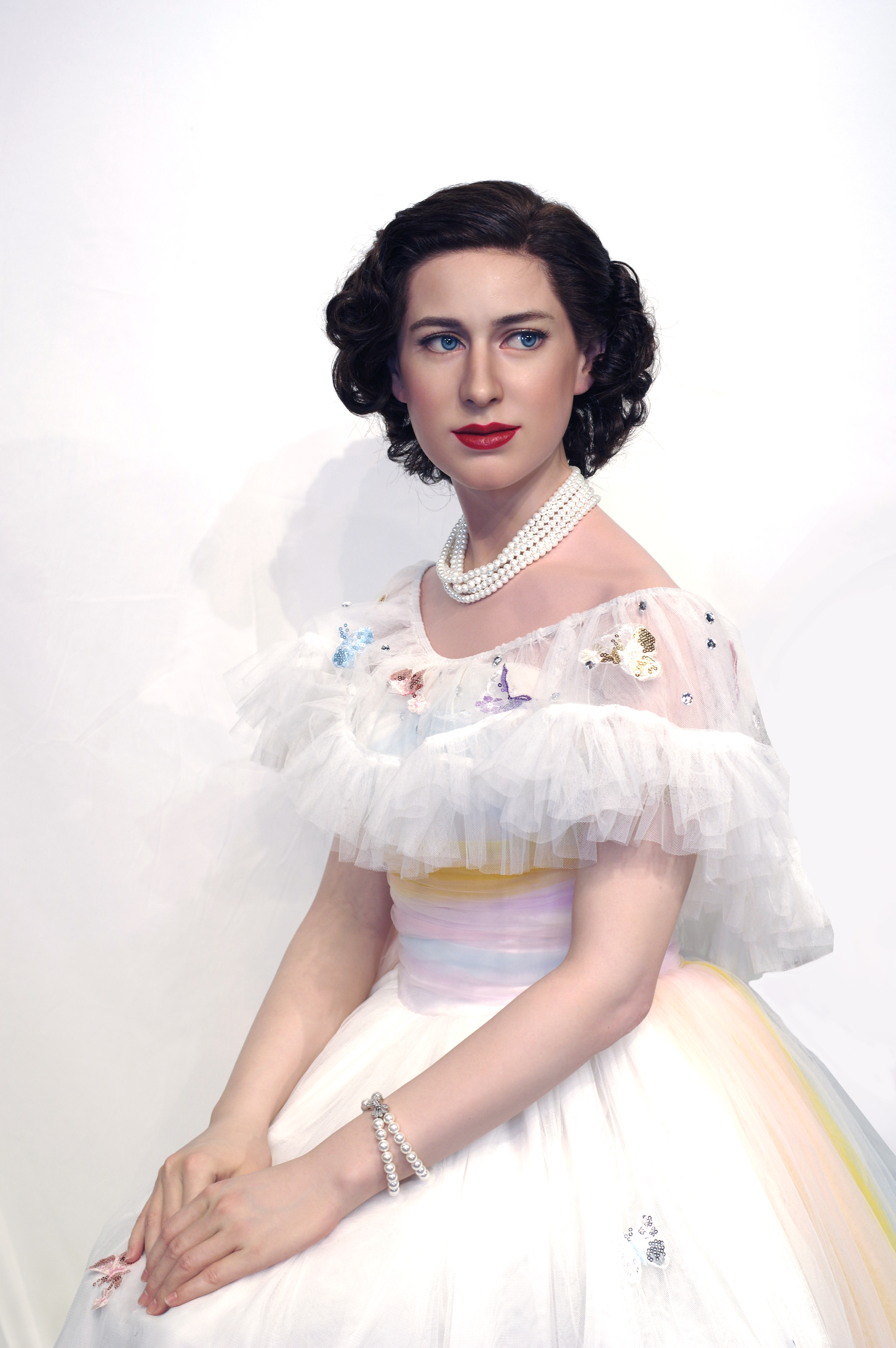 Recreating Royal Elegance: How DXDF Brought Princess Margaret to Life in Wax丨DXDF Art, Grand Orient Wax Figure 4
