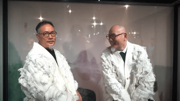 Can wax figures move by themselves? Contemporary Nu Wa joins forces with a raw artist to welcome the “new life”. 1