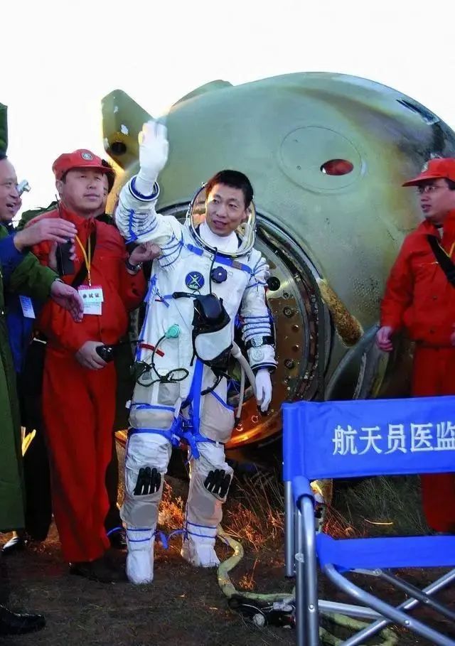 Why didn’t Yang Liwei go into space again? | DXDF,Grand Orient Wax Figure 5