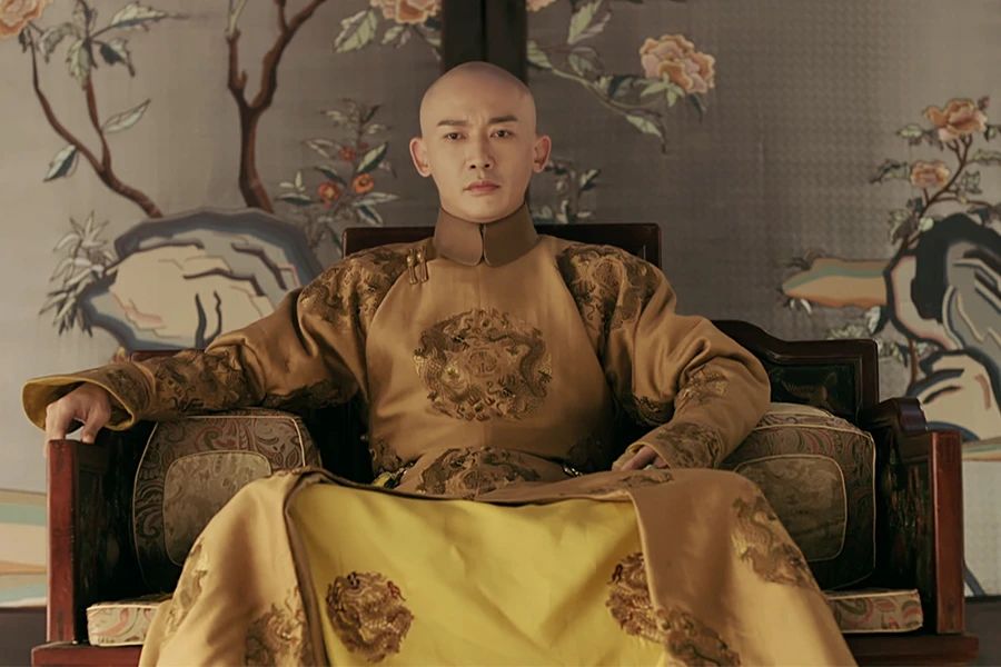 The overbearing Emperor Qianlong has surprisingly turned into a cowardly director!| DXDF,Grand Orient Wax Figure 13