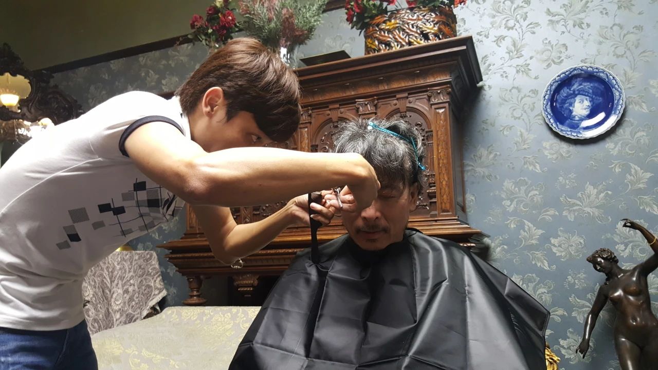 Title: “Wax Figure Revealed” Leng Jun's wax figure contains his DNA? 19