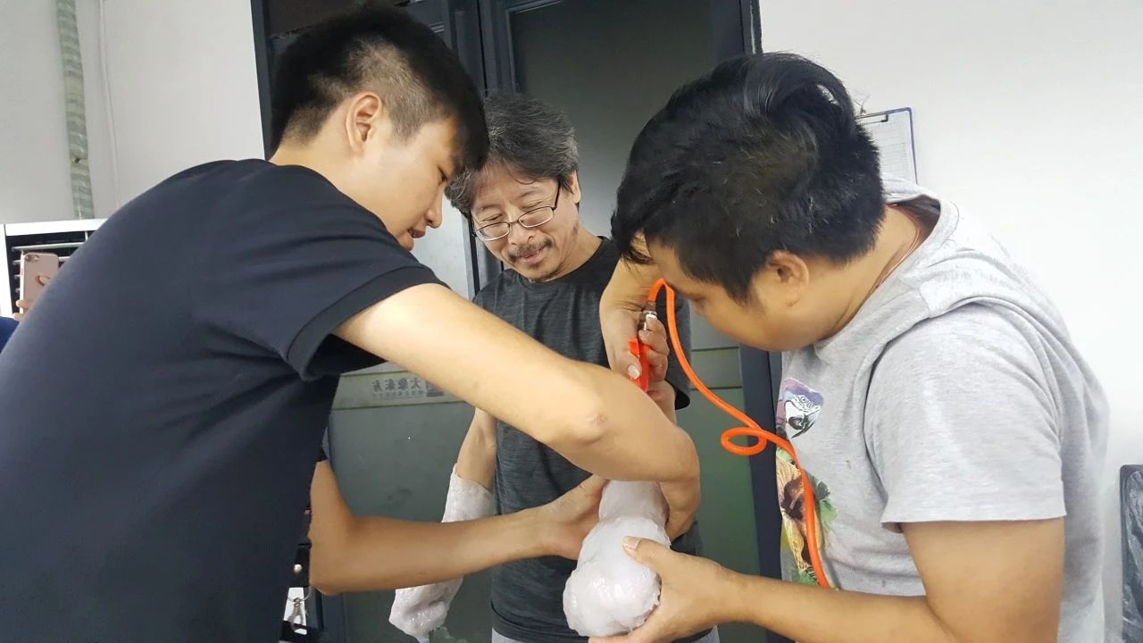 Title: “Wax Figure Revealed” Leng Jun's wax figure contains his DNA? 21