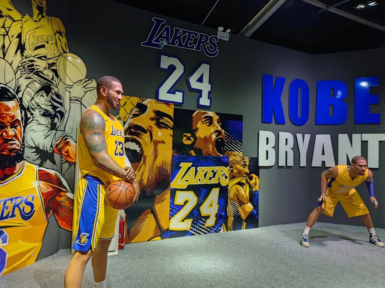 The Dalian Pop Wax Museum: Meet Legends Face to Face! 16