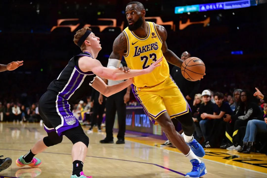 It turns out that LeBron James' hair was actually curled using toothpicks? | DXDF,Grand Orient Wax Figure 4