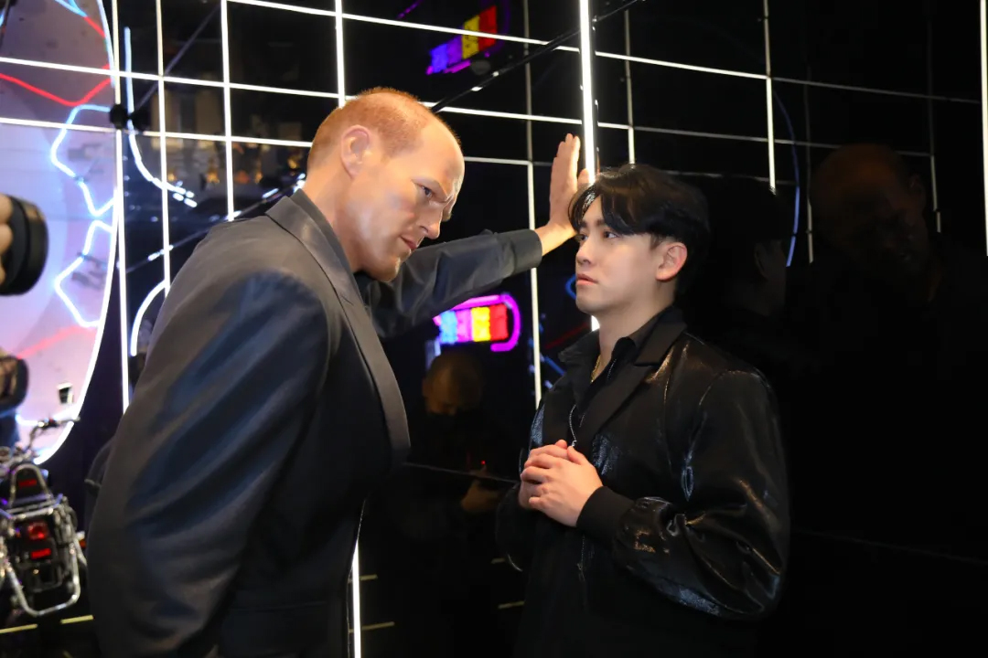 Asian artist Jiro Wang unveiled his wax statue at WeiMuKaiLa Wax Museum | DXDF, Grand Orient Wax Figure 4