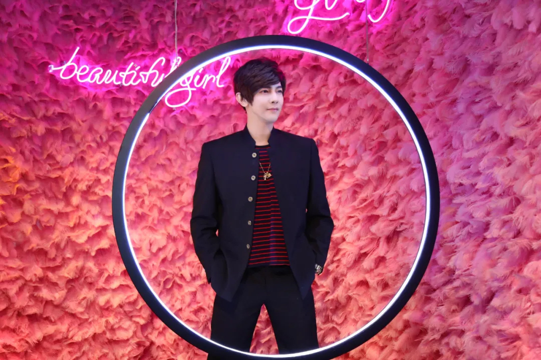 Asian artist Jiro Wang unveiled his wax statue at WeiMuKaiLa Wax Museum | DXDF, Grand Orient Wax Figure 1